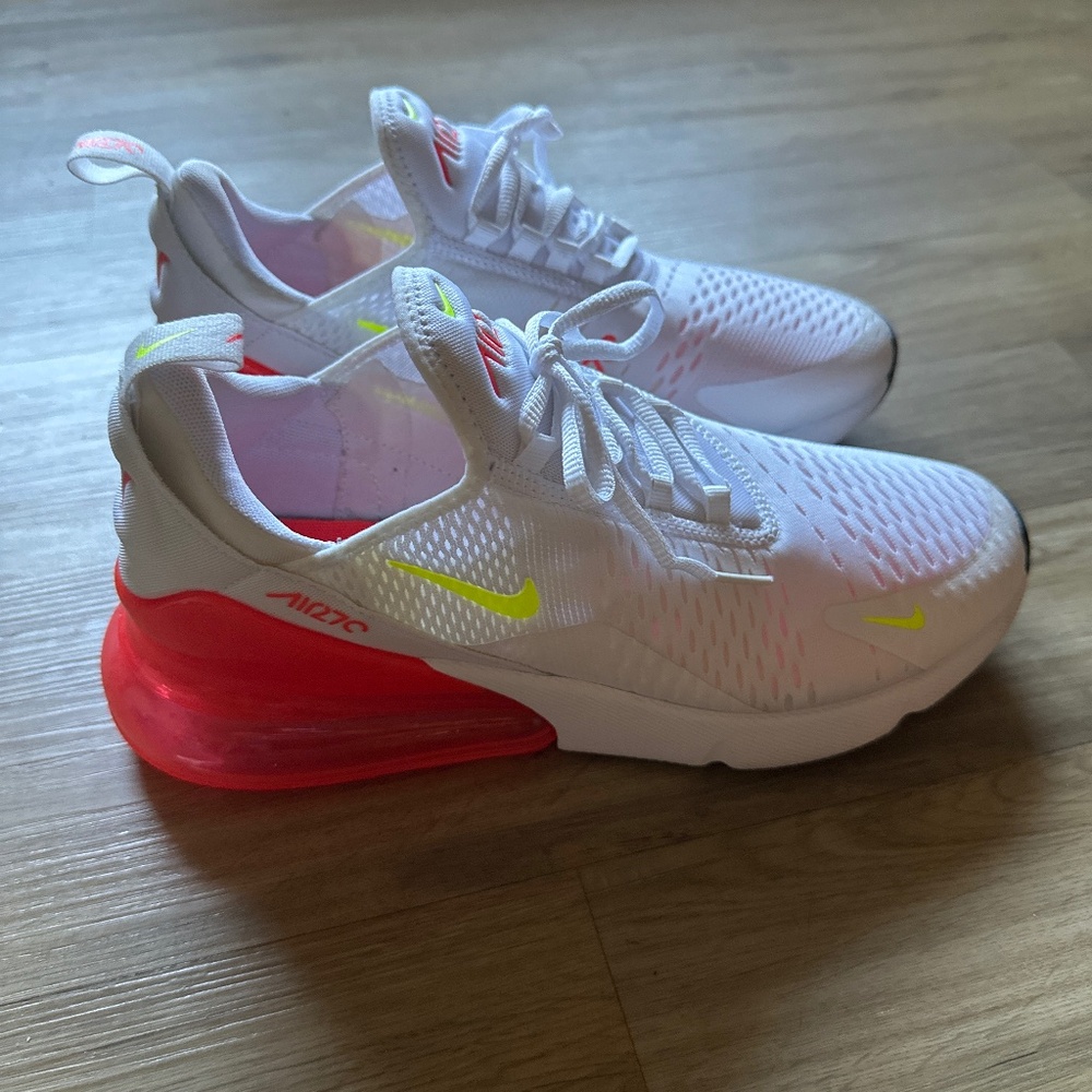 Air max 270 white bright crimson volt